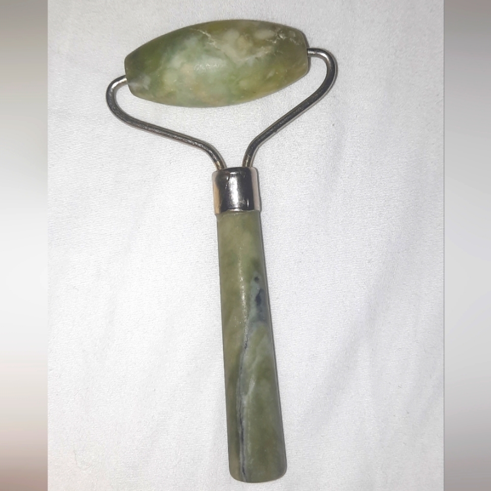 Mini Jade Facial Roller